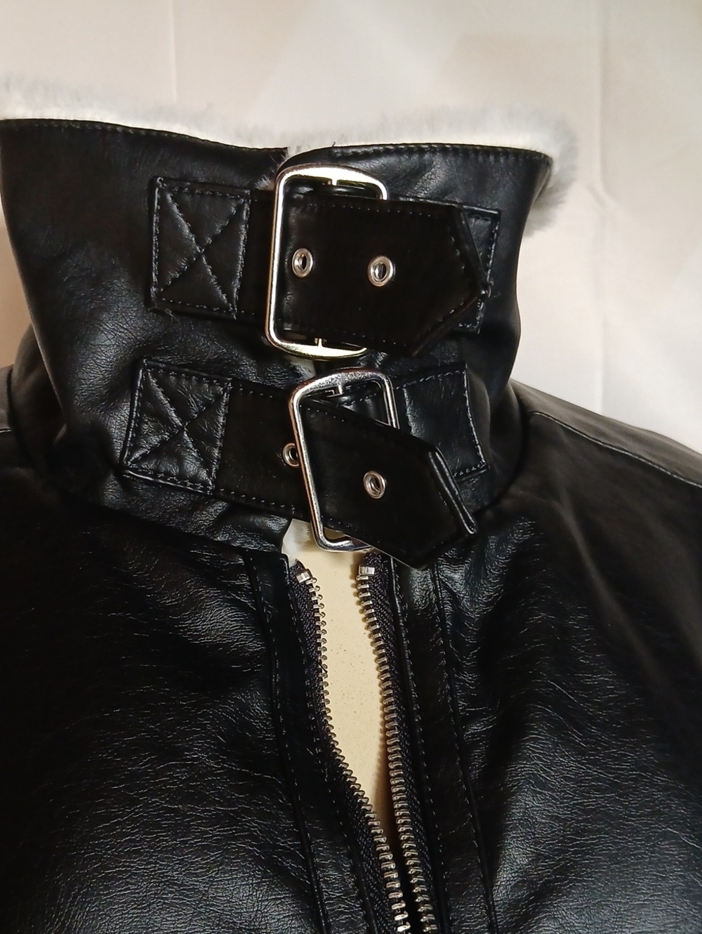 Hollister Women's Black Faux Leather Aviator Bomber Jacket Faux Fur Collar SizeL - Picture 6 of 15